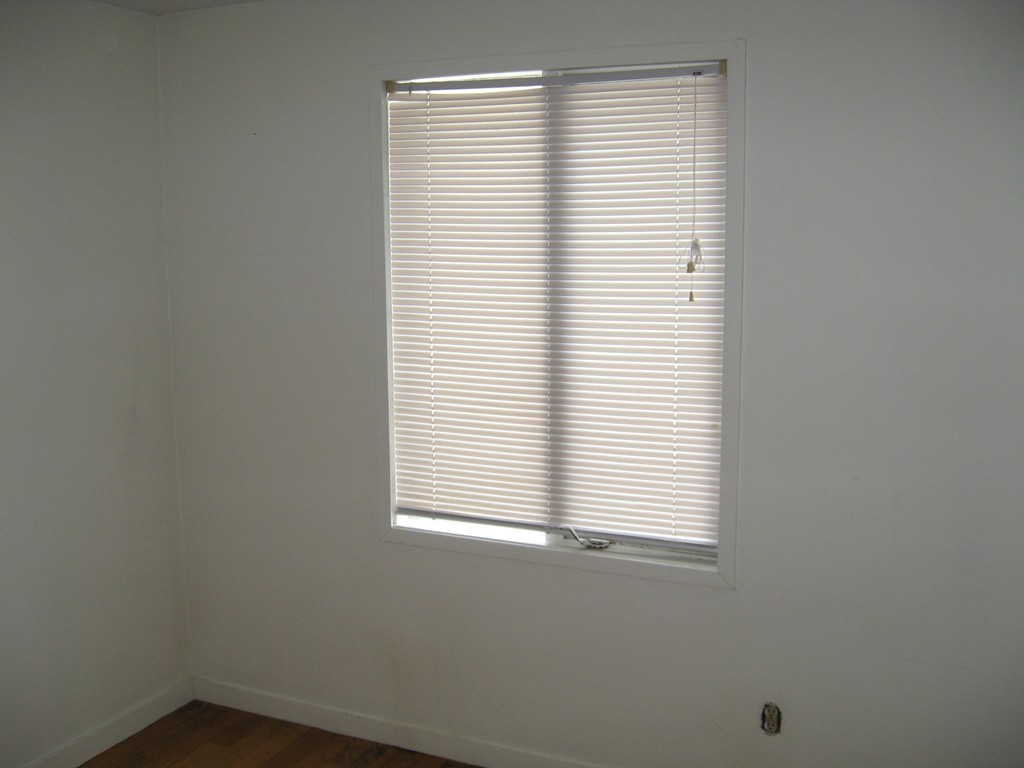64 Canterbury Road Springfield, MA 01118 - Photo 9 of 27