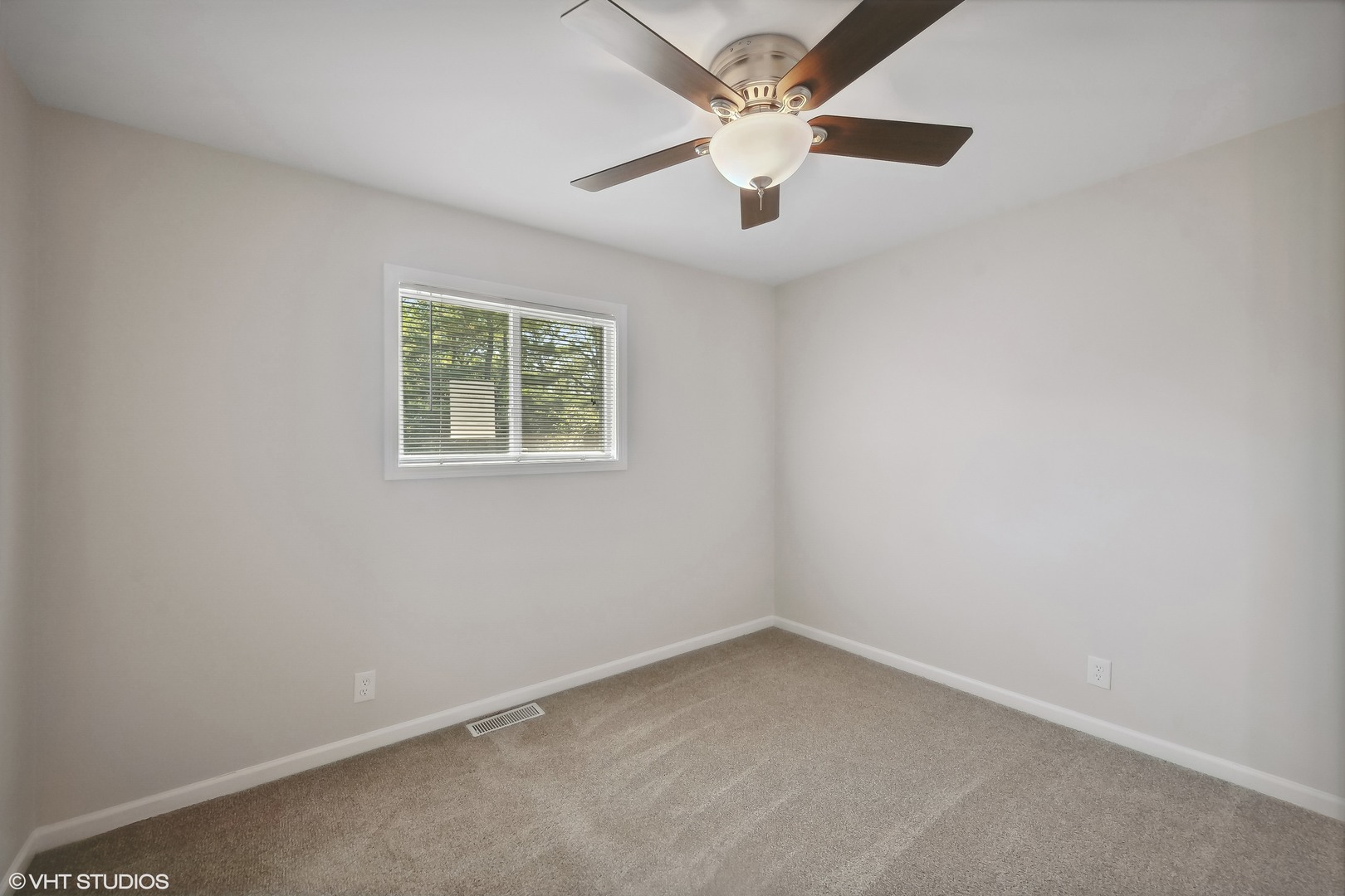 564 White Oak Road Bolingbrook, IL 60440 - Photo 7 of 14