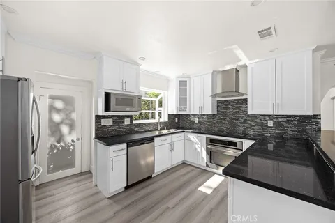 $4,650 | 647 West Montecito Avenue, Sierra Madre, CA 91024