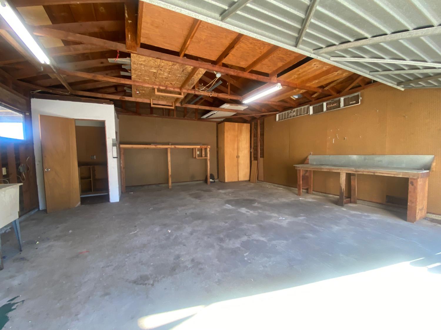 333 East Linden Avenue Reedley, CA 93654 - Photo 17 of 21 a view of an empty room