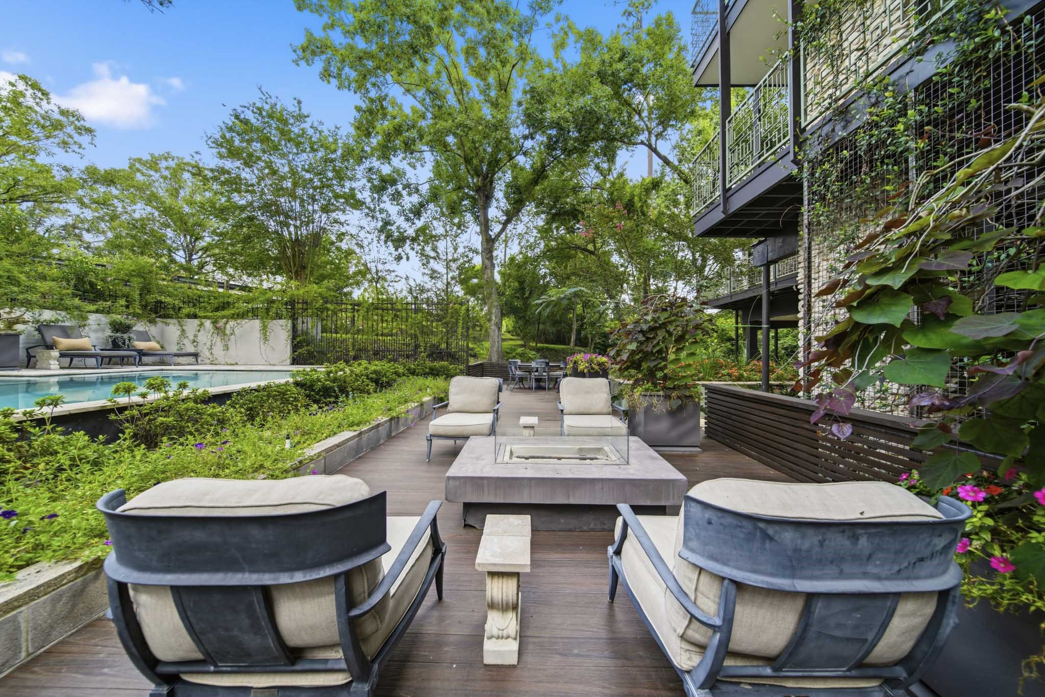 203 Chimney Rock Road Houston, TX 77024 - Photo 38 of 44 Gallery Image 38