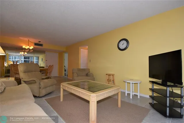 $3,400 | 525 North Ocean Boulevard, Unit 522, Pompano Beach, FL 33062