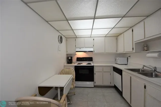 $3,400 | 525 North Ocean Boulevard, Unit 522, Pompano Beach, FL 33062