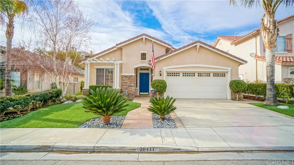 3+Office+2 With Formal Living, Dining and Family Room. Great Single story almost 2000 sq ft