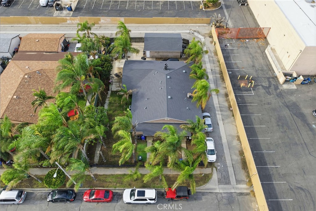 610 South Olive Avenue Rialto, CA 92376 - Photo 33 of 44 an aerial view of a house with a garden