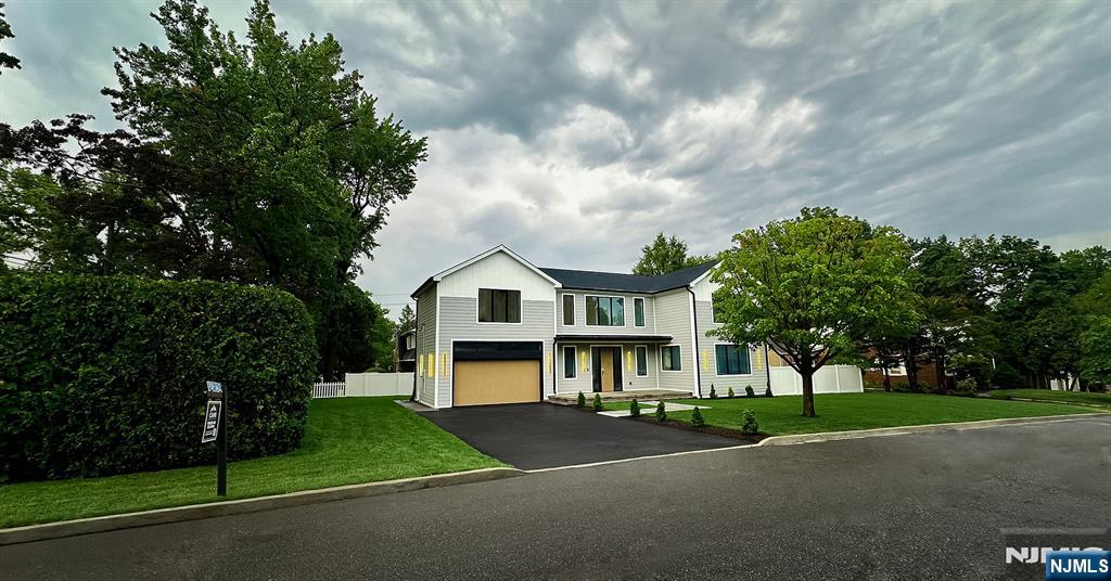 171 Newcomb Road Tenafly, NJ 07670 - Photo 3 of 37 Gallery Image 3