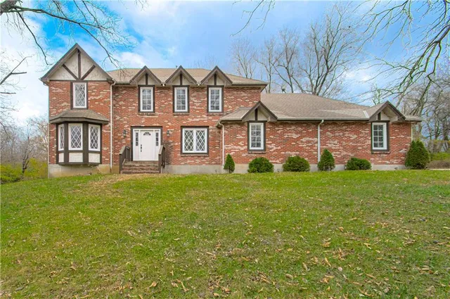 $1,150,000 | 12015 Highway 7, Lee's Summit, MO 64086