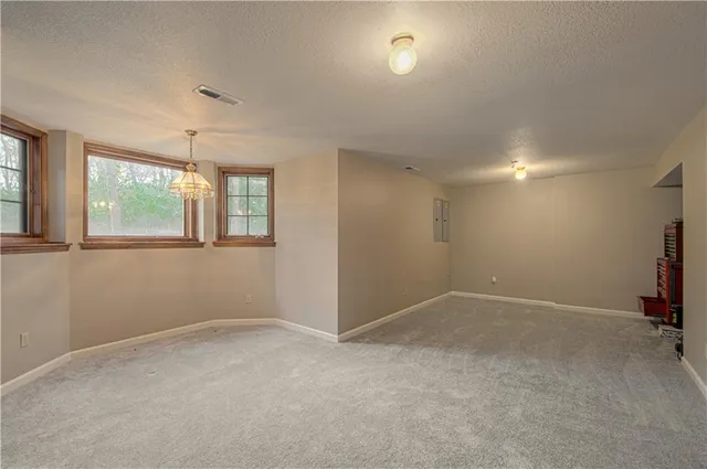 $1,150,000 | 12015 Highway 7, Lee's Summit, MO 64086