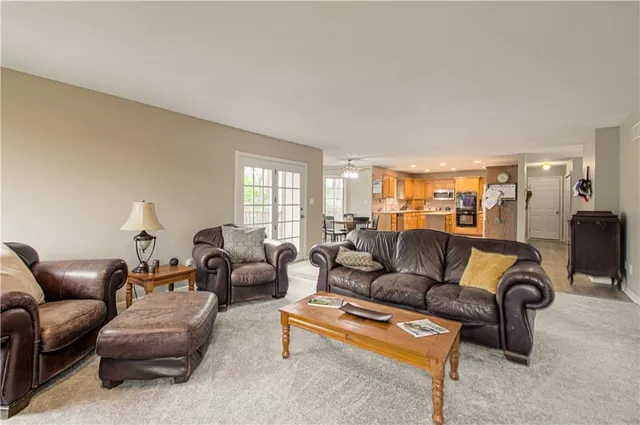 $1,150,000 | 12015 Highway 7, Lee's Summit, MO 64086