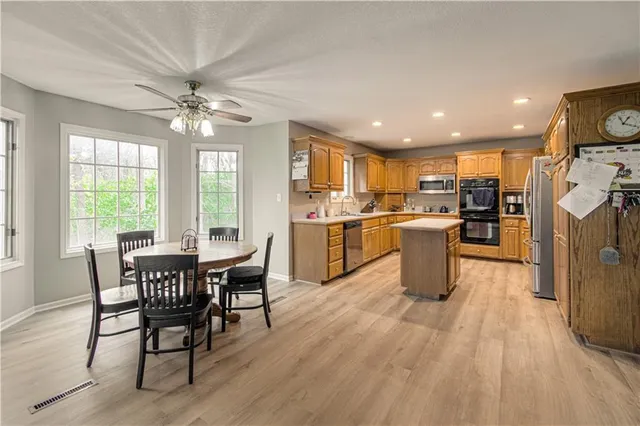 $1,150,000 | 12015 Highway 7, Lee's Summit, MO 64086