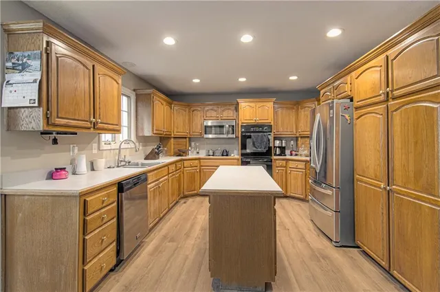 $1,150,000 | 12015 Highway 7, Lee's Summit, MO 64086