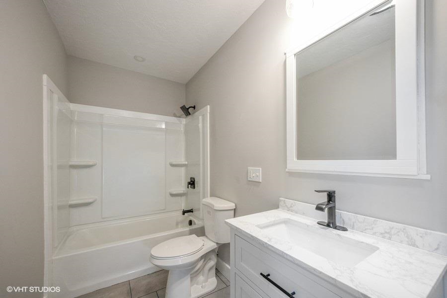 9 River Road Bow, NH 03304 - Photo 5 of 19