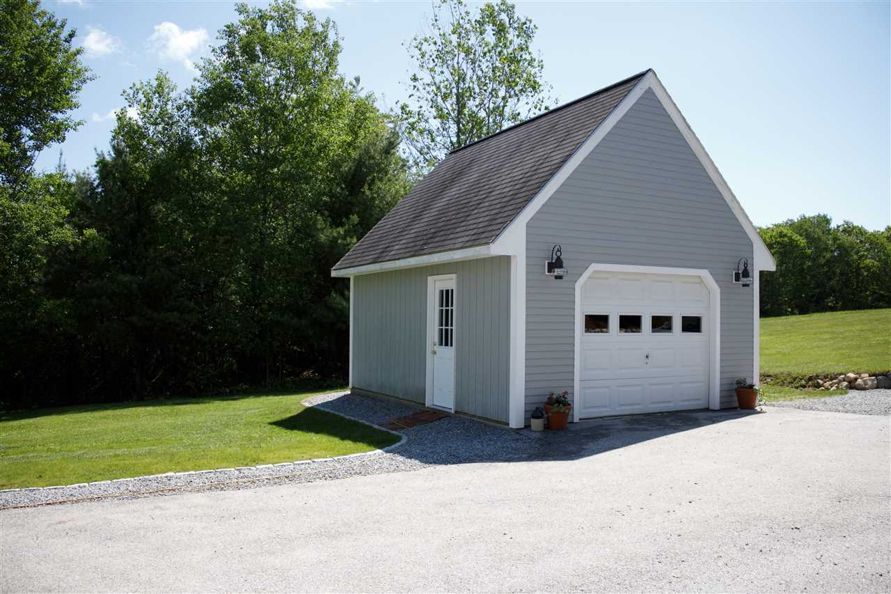 220 Twist Hill Road Dunbarton, NH 03046 - Photo 3 of 33