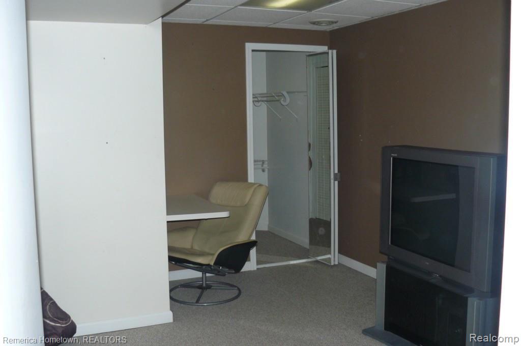 401 Ridge Road South Canton, MI 48188 - Photo 10 of 14 P1010820.jpg