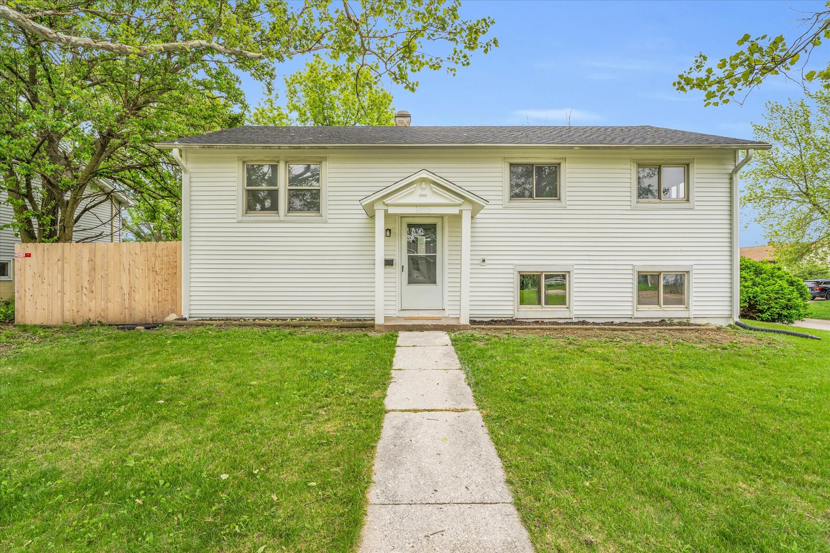 1615 Sheffield Road Champaign, IL 61821 - Photo 1 of 36 Gallery Image 1