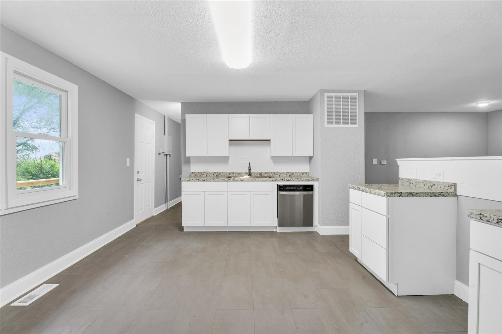 1615 Sheffield Road Champaign, IL 61821 - Photo 12 of 36 Gallery Image 12
