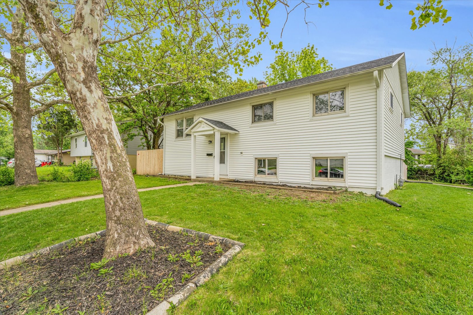 1615 Sheffield Road Champaign, IL 61821 - Photo 2 of 36 Gallery Image 2