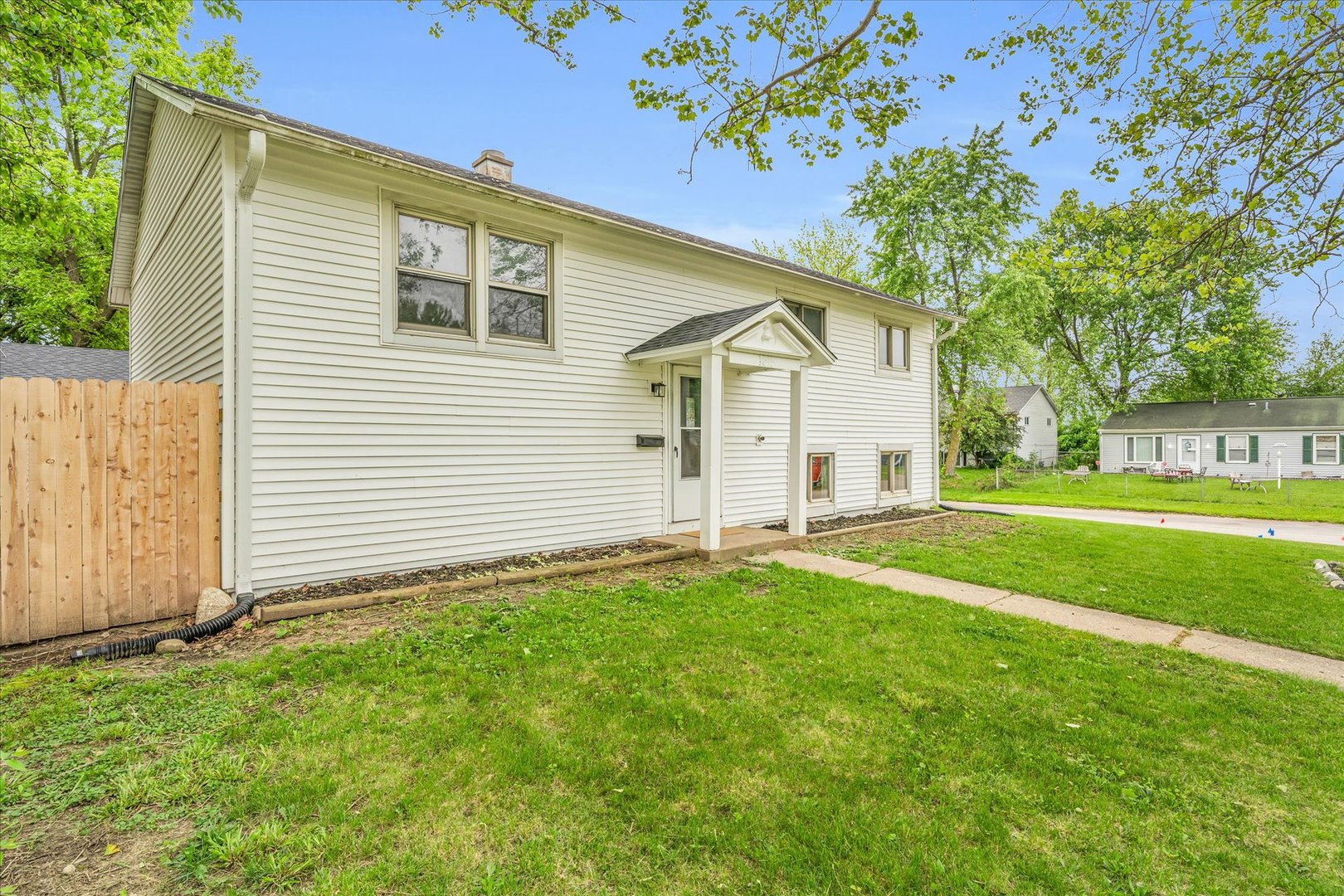 1615 Sheffield Road Champaign, IL 61821 - Photo 3 of 36 Gallery Image 3