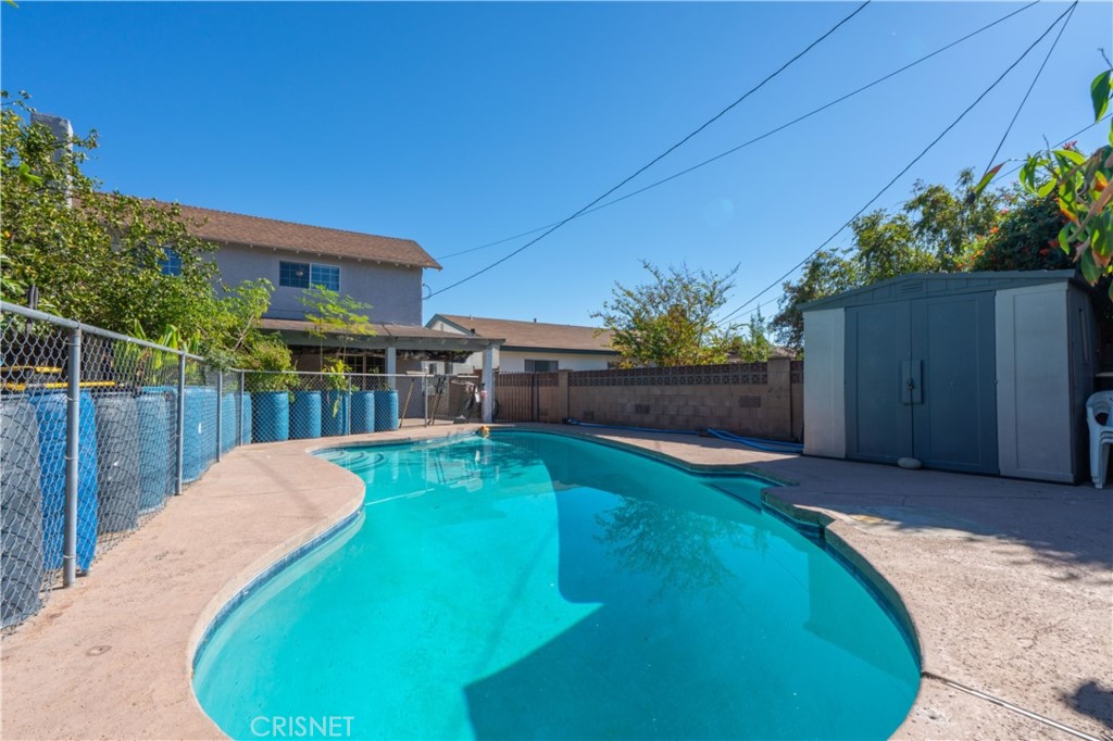 9021 Oneida Avenue Sun Valley, CA 91352 - Photo 36 of 36 a view of a backyard with a small cabin