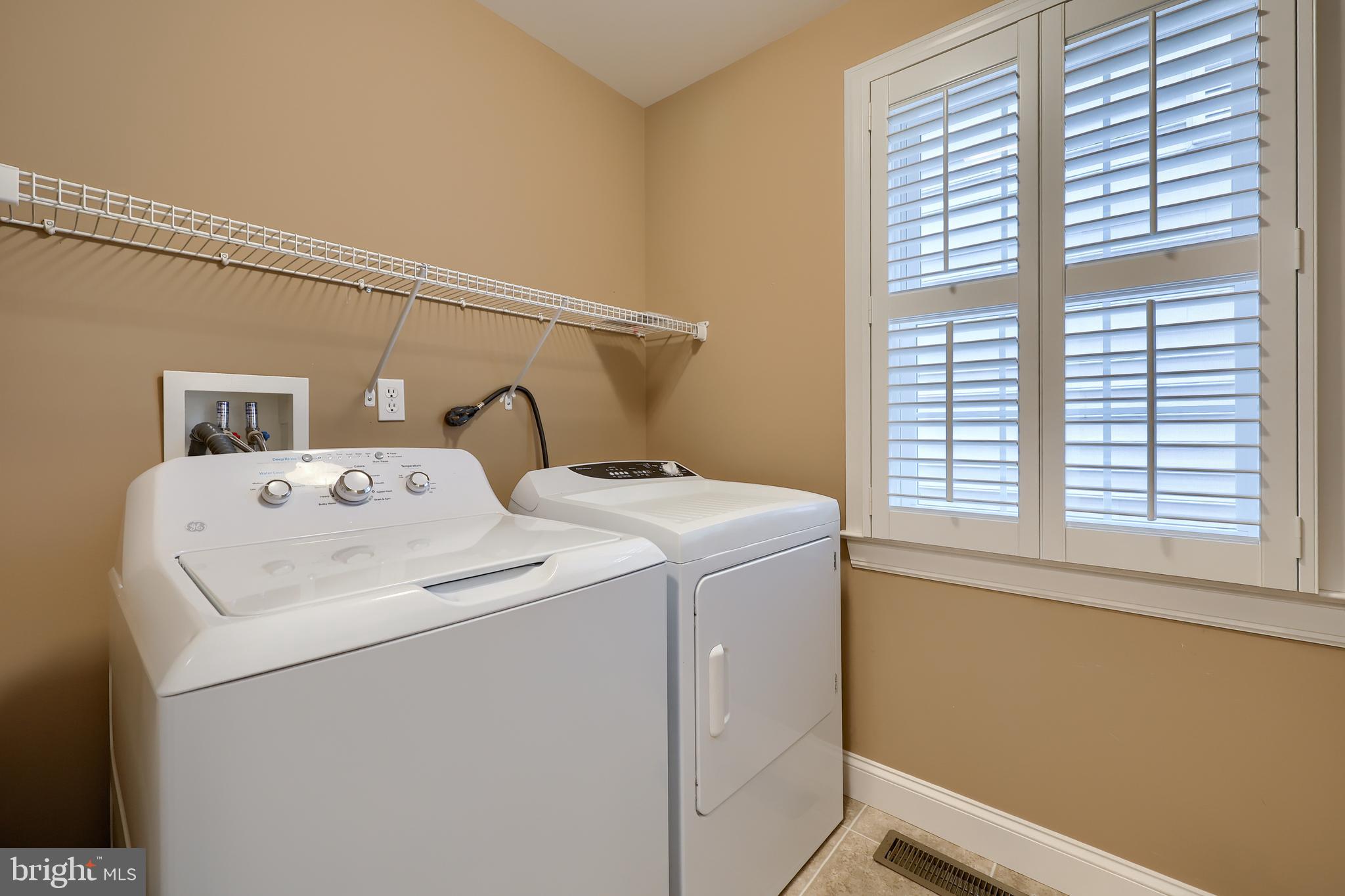 120 Baneberry Lane Lititz, PA 17543 - Photo 19 of 36 a utility room with dryer and washer