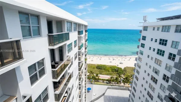 $2,700 | 6039 Collins Avenue, Unit PH10, Miami Beach, FL 33140