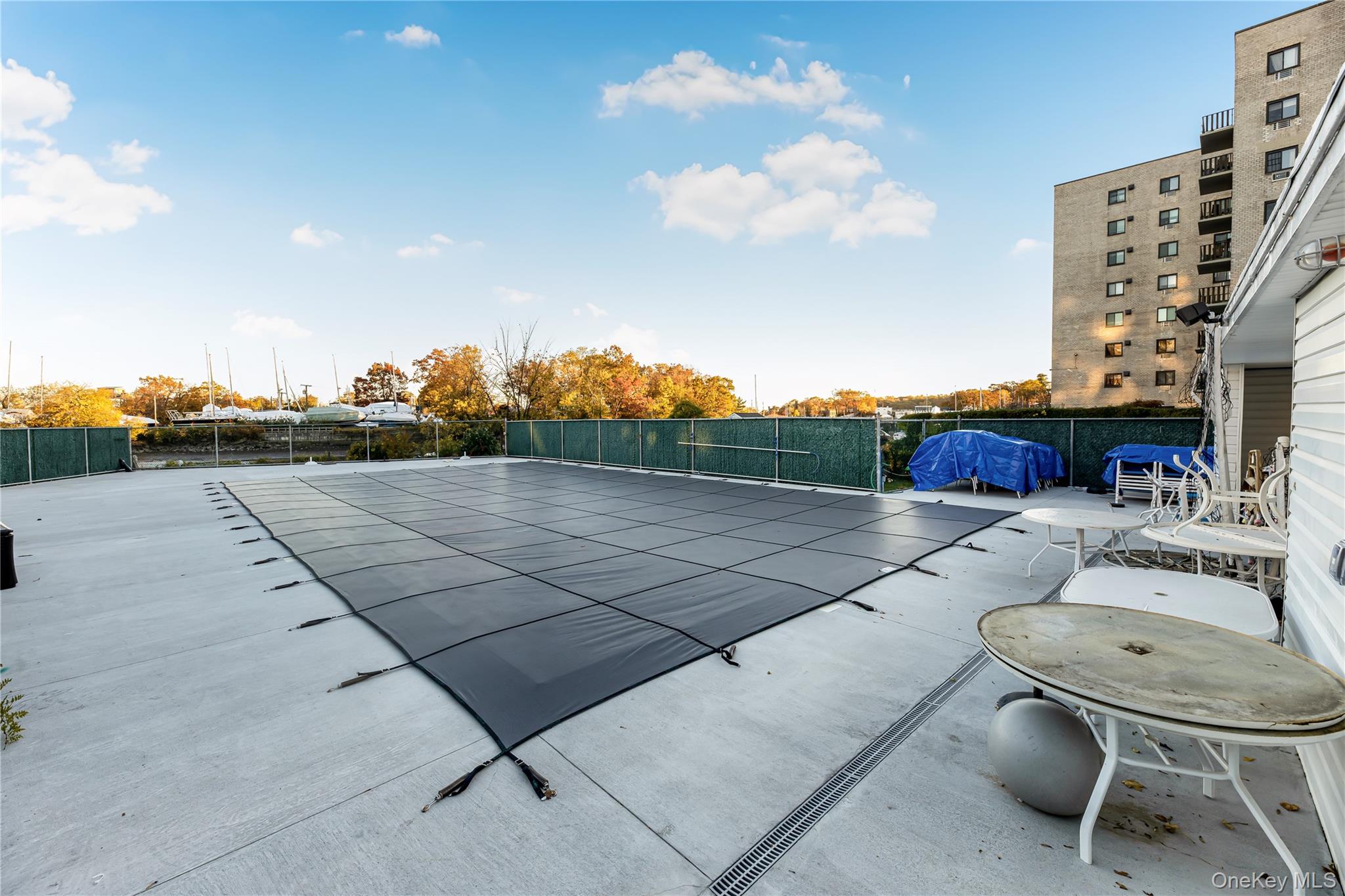 640 Pelham Road, Unit 3L New Rochelle, NY 10805 - Photo 17 of 20 a view of terrace with seating space