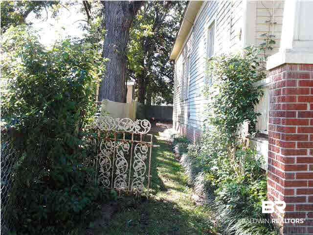 855 Savannah Street Mobile, AL 36603 - Photo 16 of 16 Side Yard