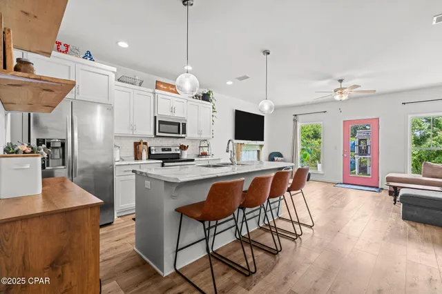 $2,200 | 406 Raven Lane, Panama City, FL 32404