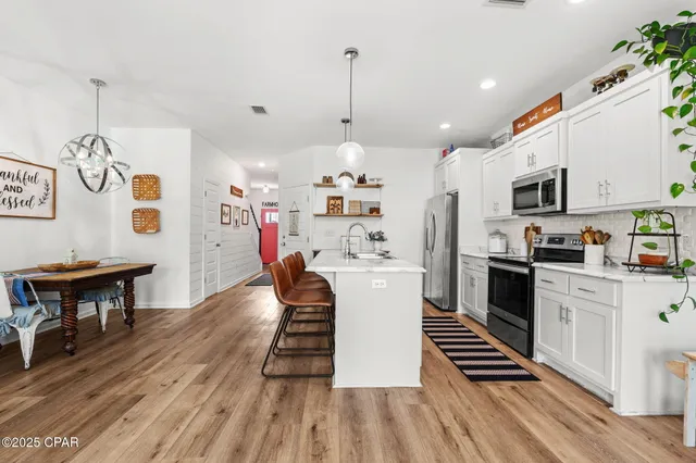 $2,200 | 406 Raven Lane, Panama City, FL 32404