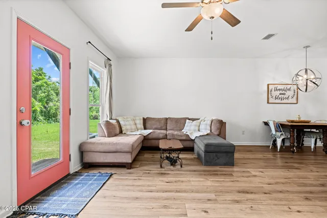 $2,200 | 406 Raven Lane, Panama City, FL 32404