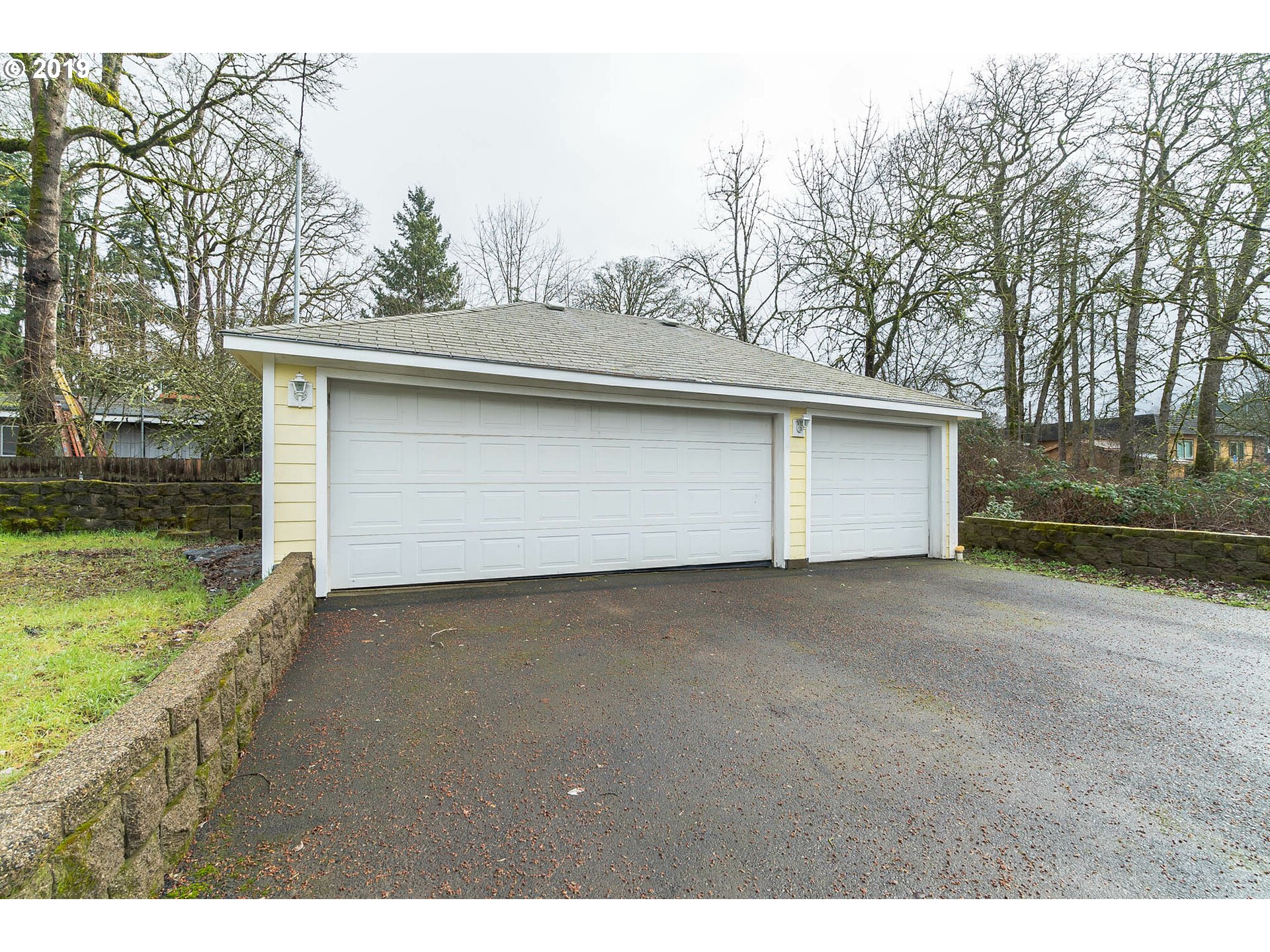 12929 Southeast Rusk Road Milwaukie, OR 97222 - Photo 28 of 32 a view of outdoor space yard and garage