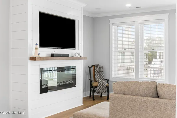 $899,900 | 367 Spicer Lake Drive, Holly Ridge, NC 28445