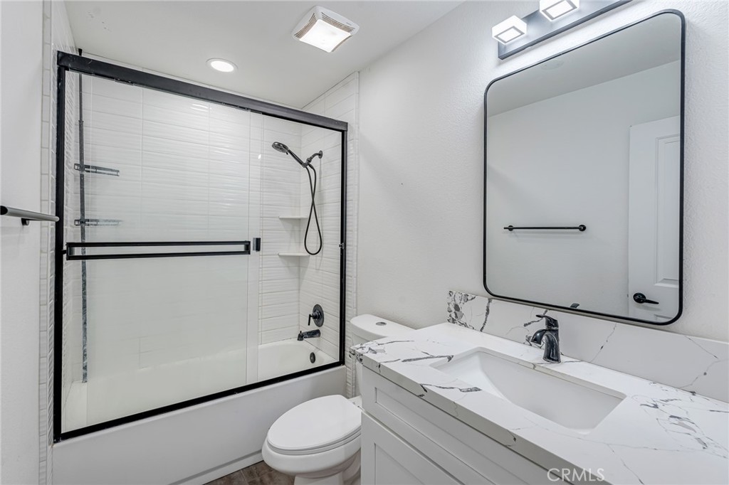 25811 Del Sol Road Apple Valley, CA 92308 - Photo 17 of 35