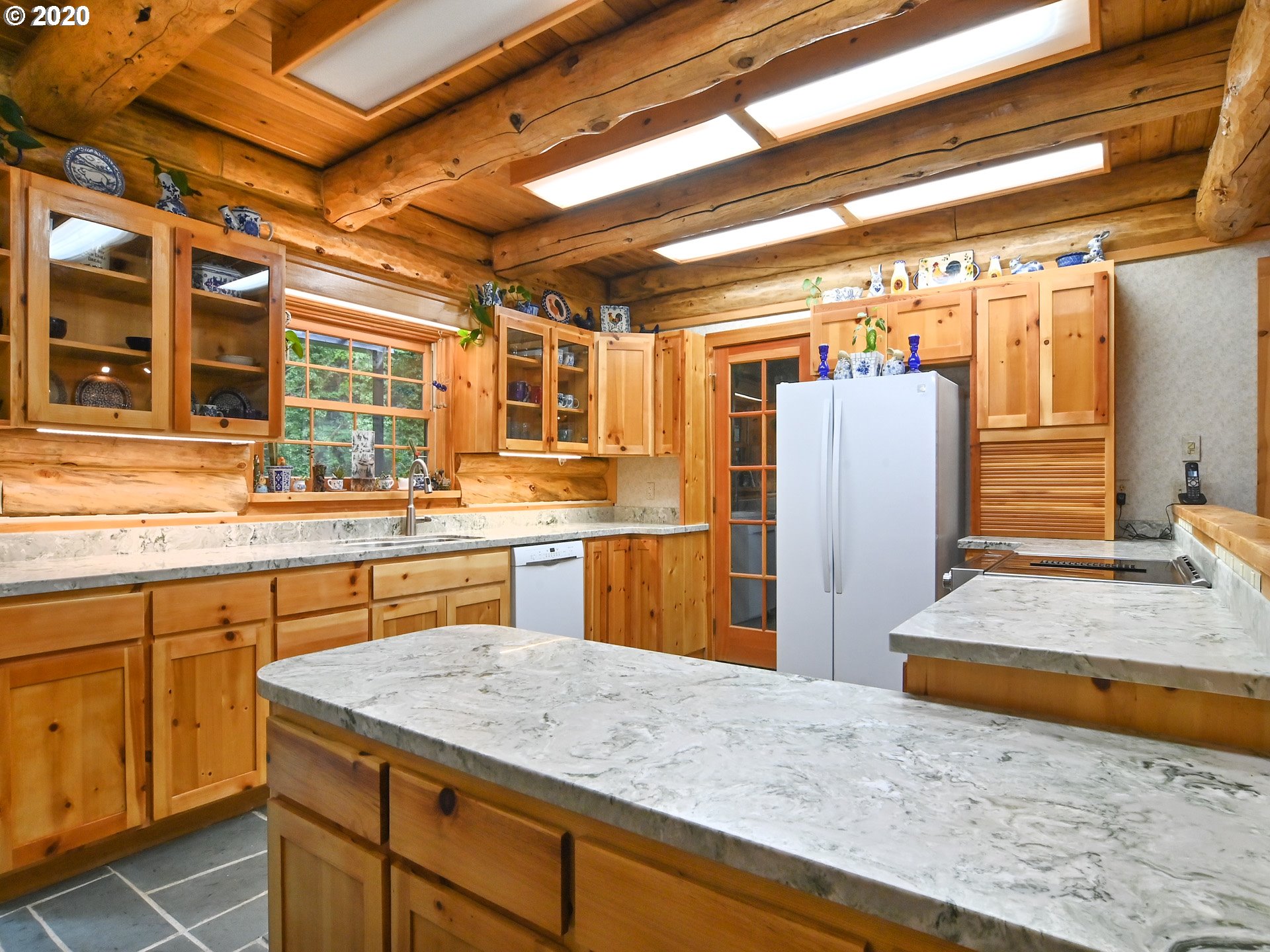 35405 Black Canyon Road Springfield, OR 97478 - Photo 13 of 32
