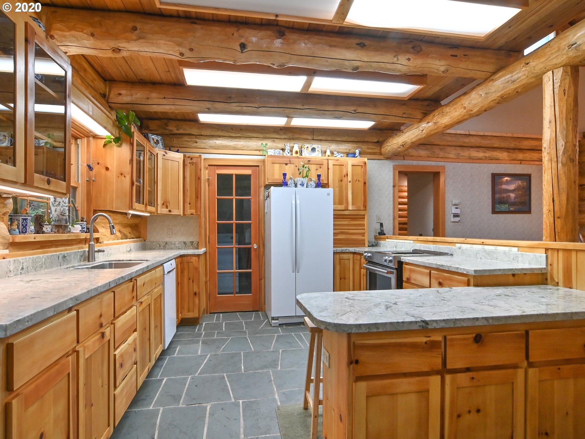 35405 Black Canyon Road Springfield, OR 97478 - Photo 14 of 32