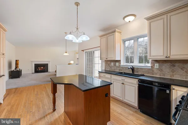 $619,000 | 6 Killens Pond Court, Newark, DE 19711