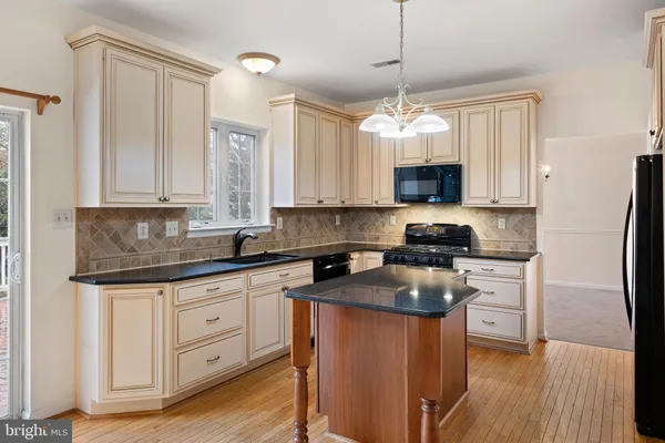 $619,000 | 6 Killens Pond Court, Newark, DE 19711