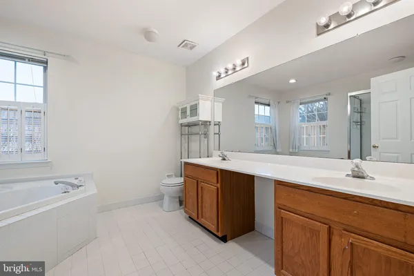 $619,000 | 6 Killens Pond Court, Newark, DE 19711