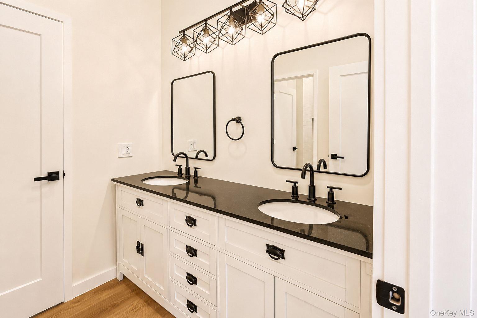 128 St Elmo Road Wallkill, NY 12589 - Photo 26 of 45 Jack and Jill bathroom between two bedroom