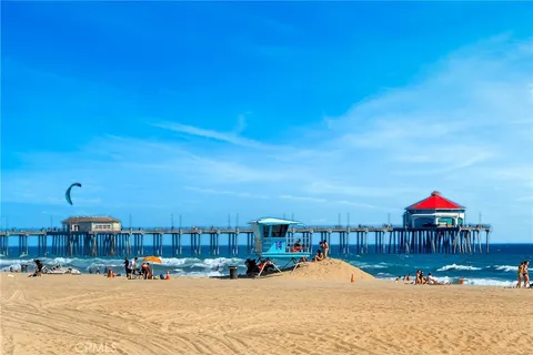 $2,795,000 | 511 9th Street, Huntington Beach, CA 92648