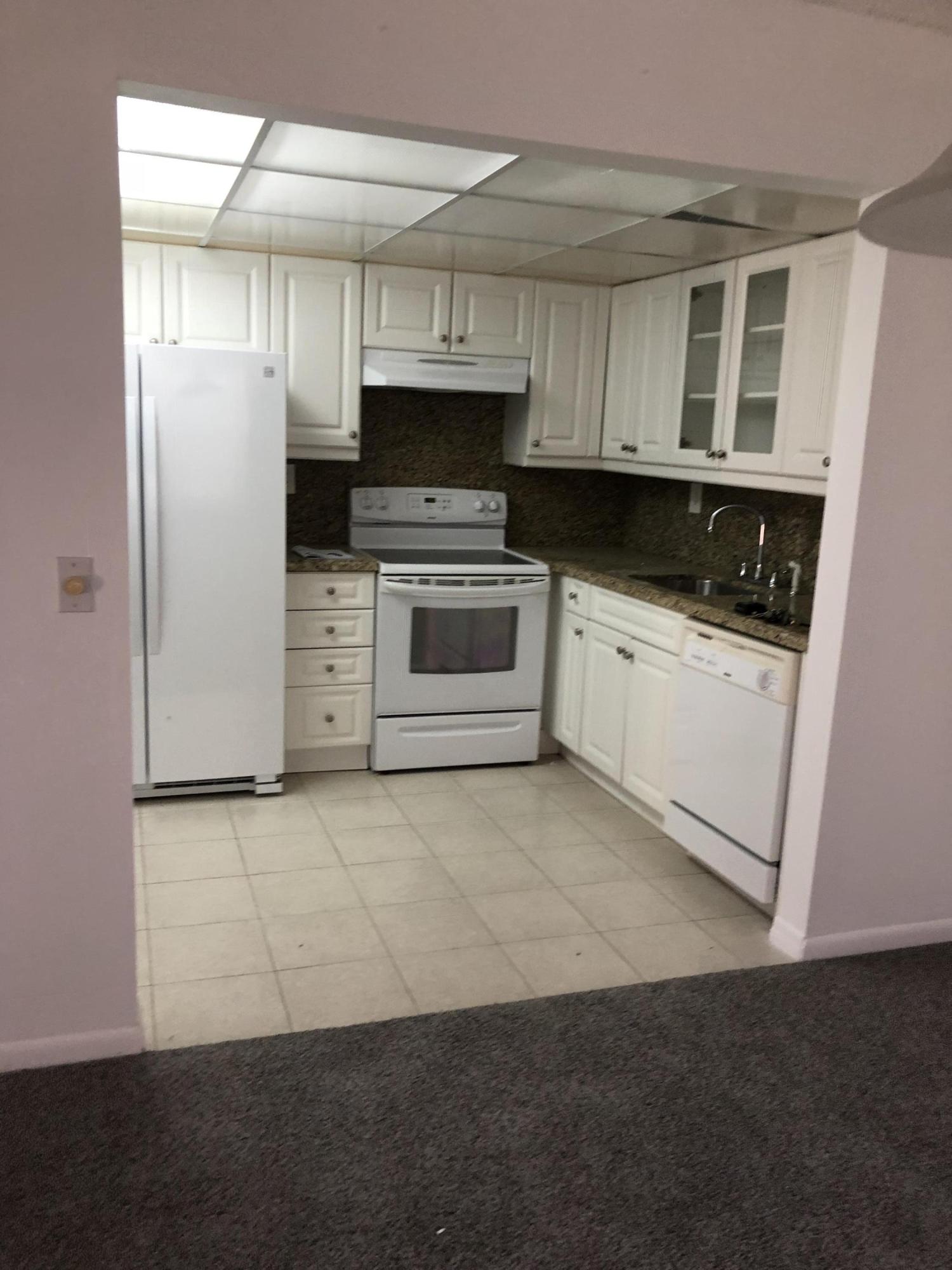 487 Normandy Lane Delray Beach, FL 33484 - Photo 2 of 12 YBlQ95qPSimyghjfgxPkGQ