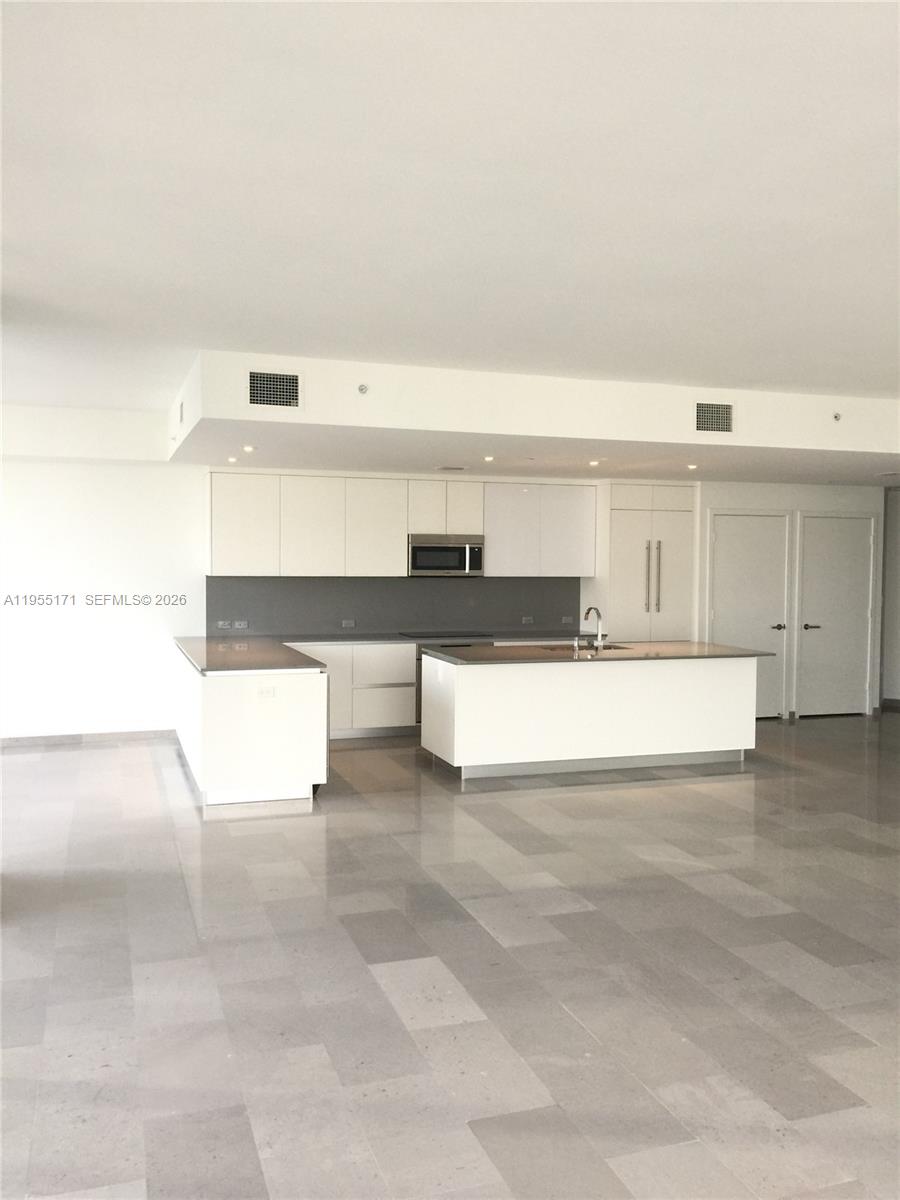 88 Southwest 7th Street, Unit 3711 Miami, FL 33130 - Photo 12 of 25