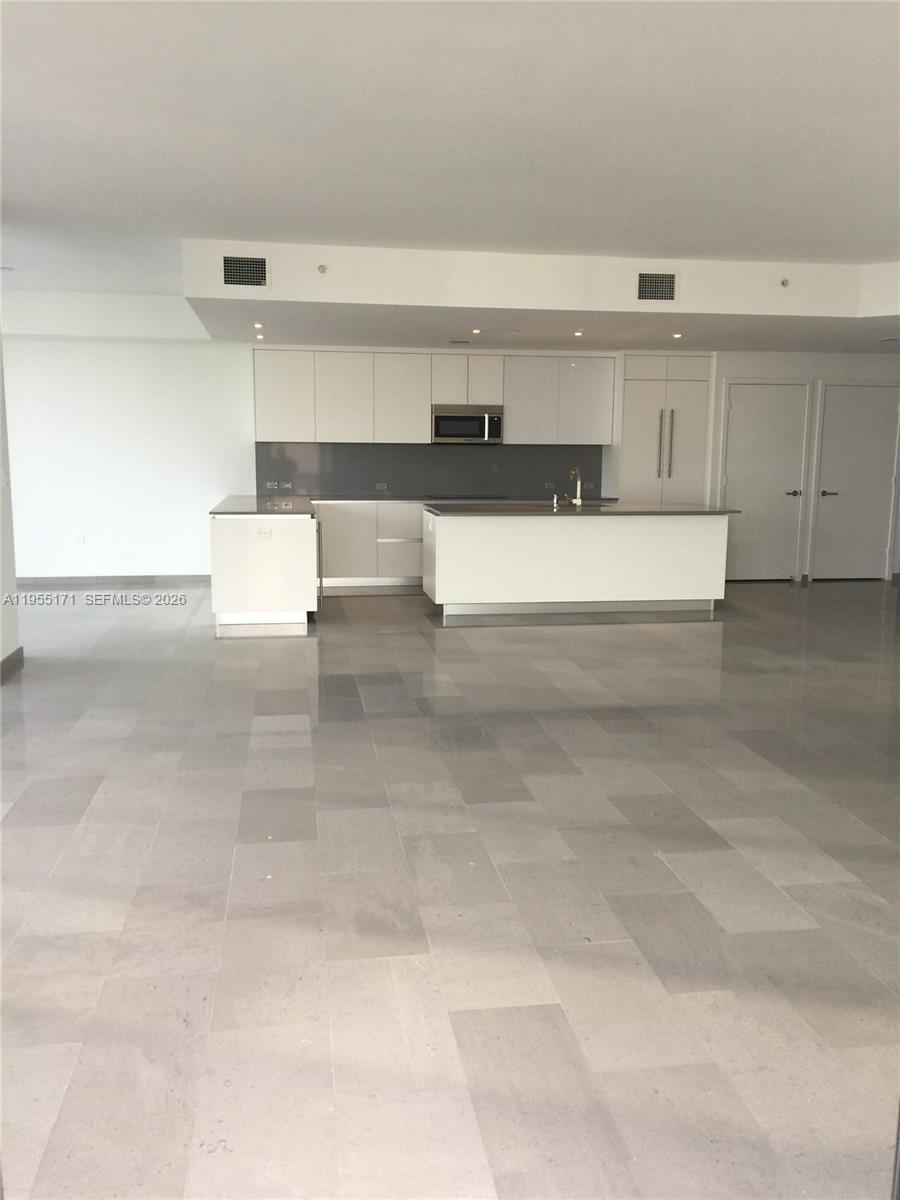 88 Southwest 7th Street, Unit 3711 Miami, FL 33130 - Photo 15 of 25