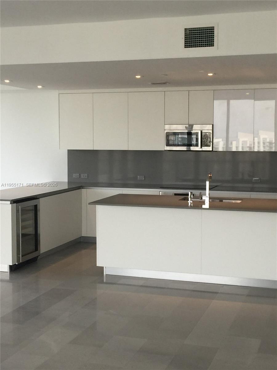 88 Southwest 7th Street, Unit 3711 Miami, FL 33130 - Photo 16 of 25