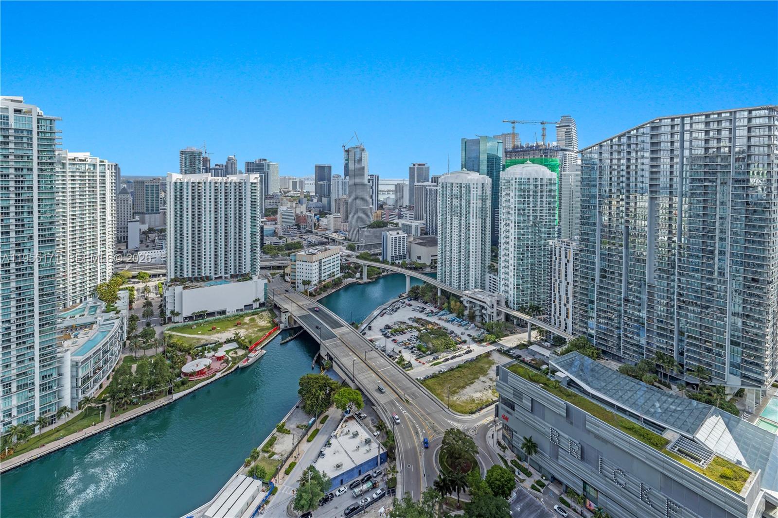 88 Southwest 7th Street, Unit 3711 Miami, FL 33130 - Photo 17 of 47 a view of roof with sitting area