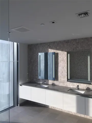 $3,395,000 | 88 Southwest 7th Street, Unit 3711, Miami, FL 33130