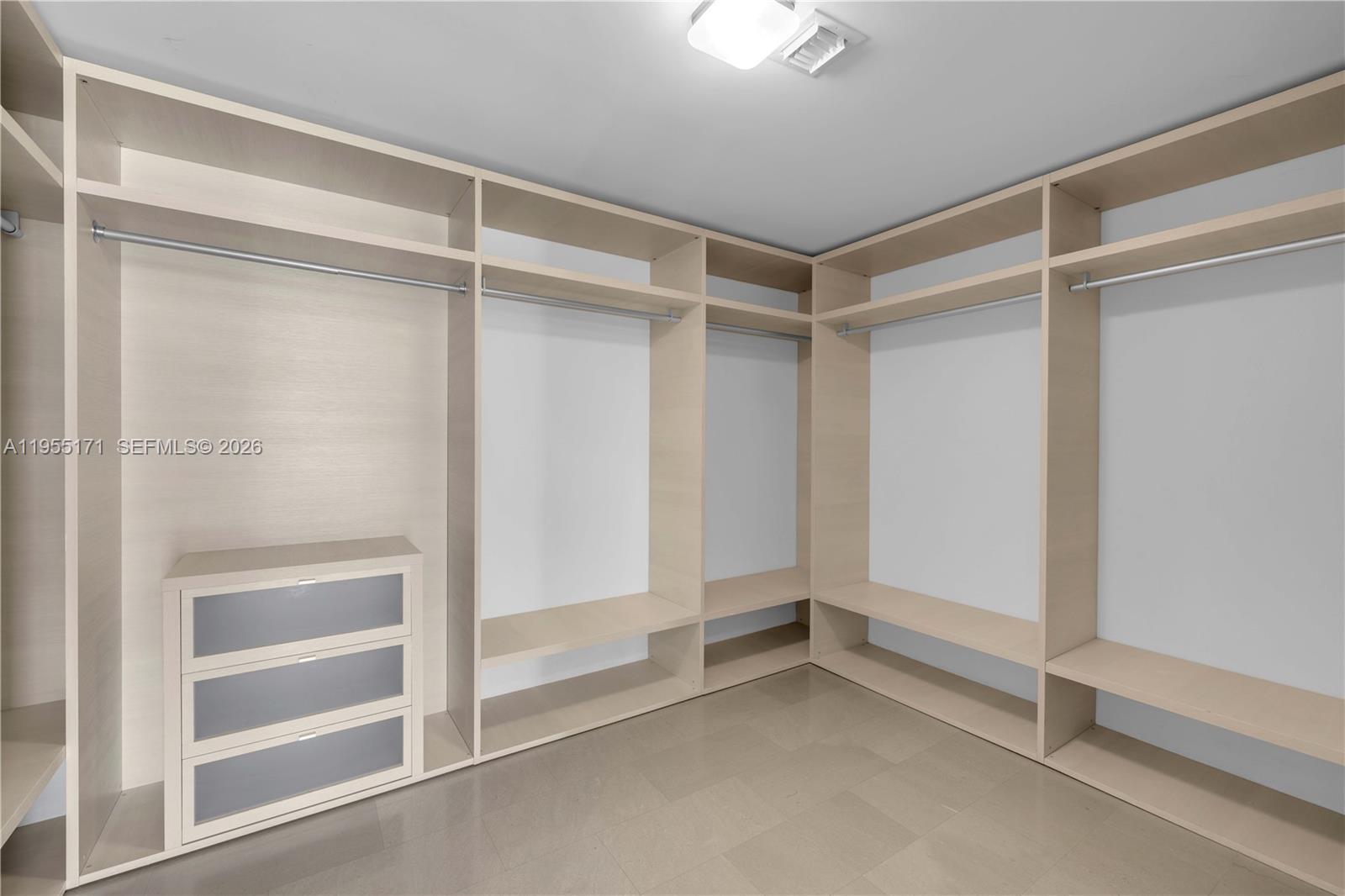88 Southwest 7th Street, Unit 3711 Miami, FL 33130 - Photo 37 of 47 a view of an empty room