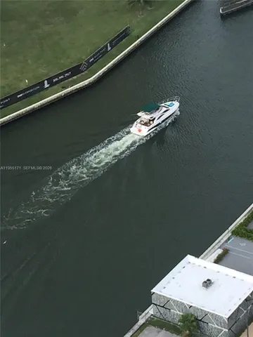 $3,395,000 | 88 Southwest 7th Street, Unit 3711, Miami, FL 33130