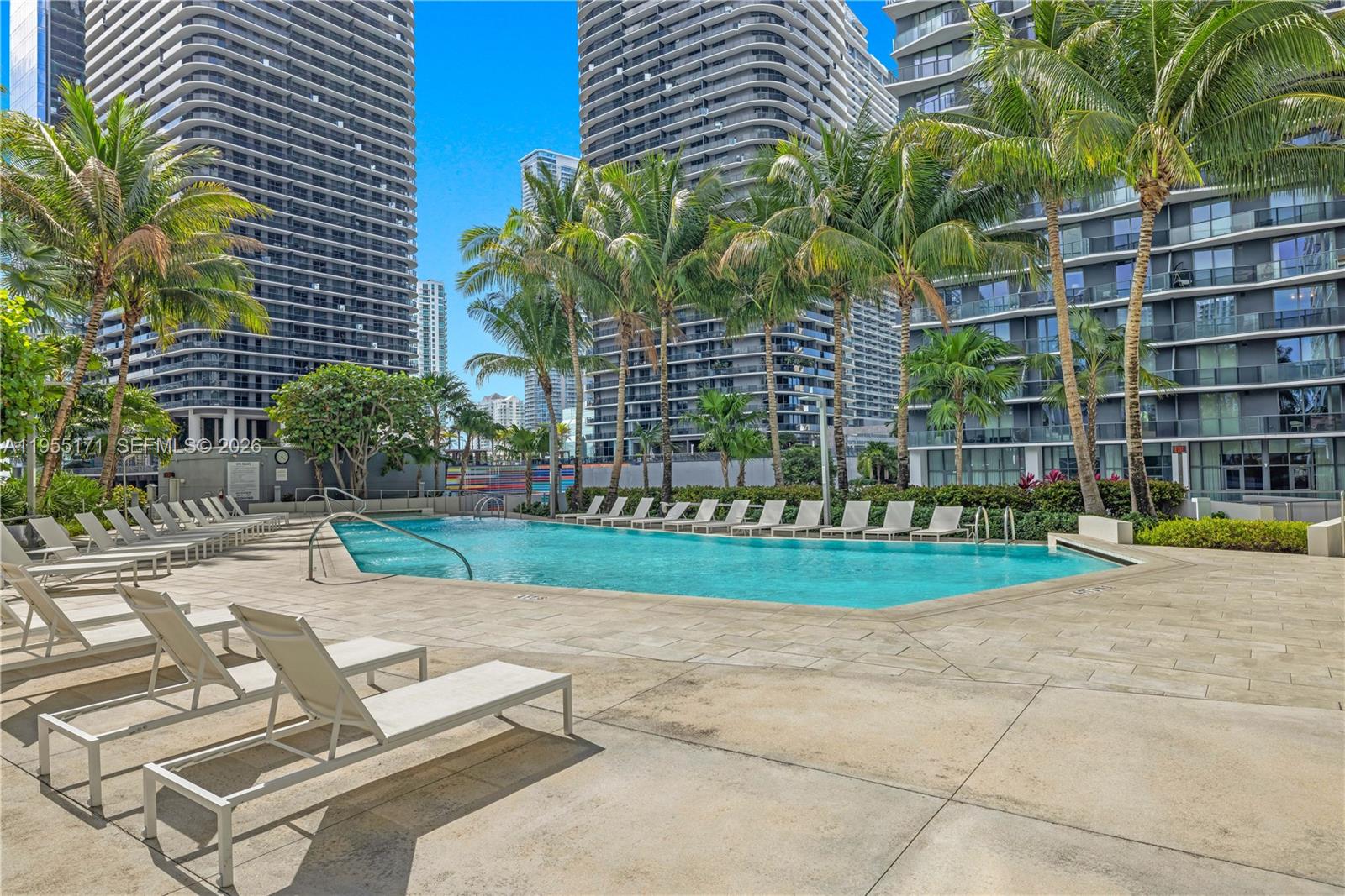 88 Southwest 7th Street, Unit 3711 Miami, FL 33130 - Photo 45 of 47 a view of a backyard and a garden
