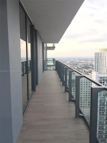 $3,395,000 | 88 Southwest 7th Street, Unit 3711, Miami, FL 33130
